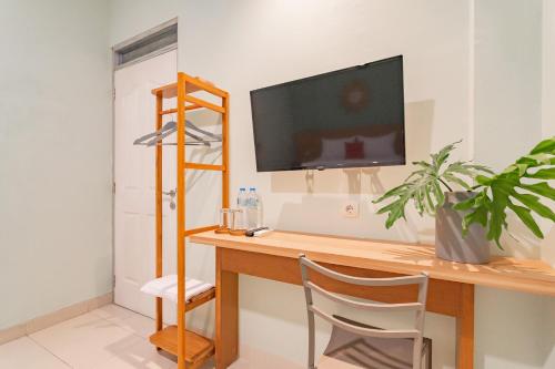 RedDoorz Plus @ Bagusrangin Street, Bandung