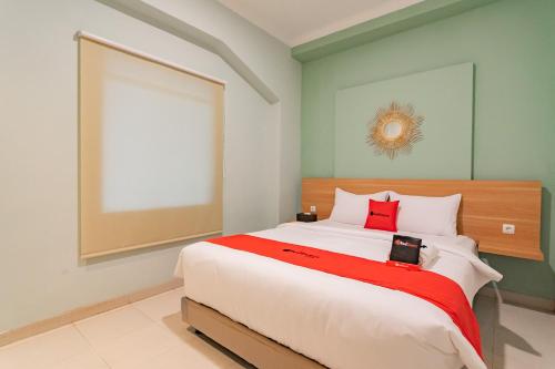 B&B Bandung - RedDoorz Plus @ Bagusrangin Street - Bed and Breakfast Bandung