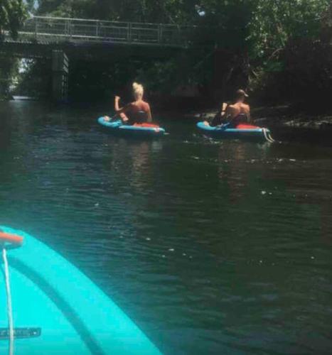 1BR C direct on the water shared deck Free kayaks in Fort Lauderdale, USA