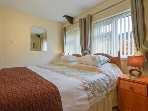 Broadclyst Cottage - main image