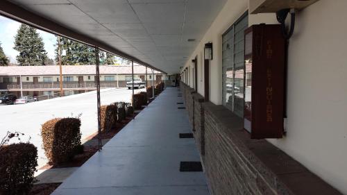 บริการและสิ่งอำนวยความสะดวก, Budget Host Inn in เบดฟอร์ด (PA)