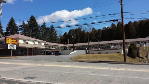 บริการและสิ่งอำนวยความสะดวก, Budget Host Inn in เบดฟอร์ด (PA)