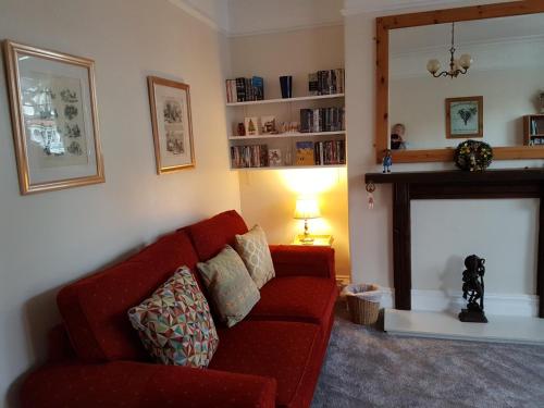 Montrose Guest House - image 13