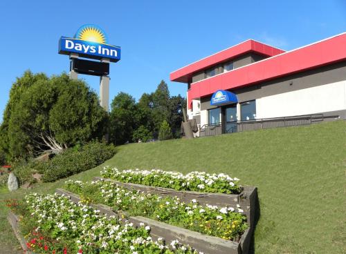 Days Inn by Wyndham Duluth Lakewalk