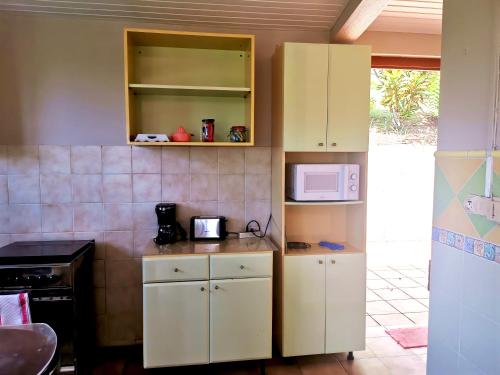 Cocina, Maison confortable à Rivière Pilote + Jardin et terrasse équipée (Maison confortable a Riviere Pilote + Jardin et terrasse equipee) in Riviere-Pilote