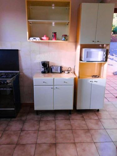 Cocina, Maison confortable à Rivière Pilote + Jardin et terrasse équipée (Maison confortable a Riviere Pilote + Jardin et terrasse equipee) in Riviere-Pilote