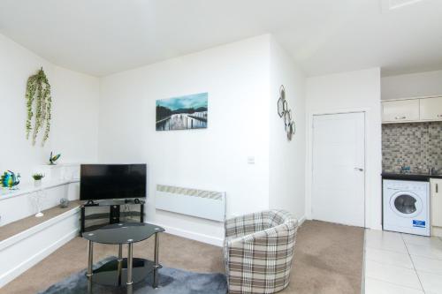 Spacious 2 Bedroom Garden Apartment in City Centre