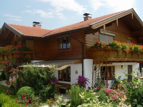 Haus Blumenfeld-Schwaiger - Apartment - Übersee