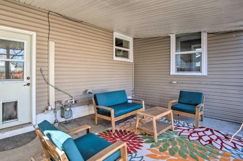 Adventure Home Base - 7 Blocks to Downtown! - image 35