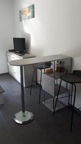 charmant studio dans résidence neuve et calme