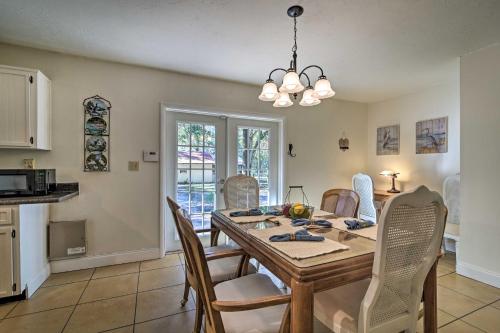 Pet-Friendly Brooksville Cottage w/ Fire Pit! in Brooksville (FL)