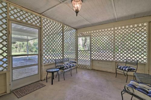 Pet-Friendly Brooksville Cottage w/ Fire Pit! in Brooksville (FL)