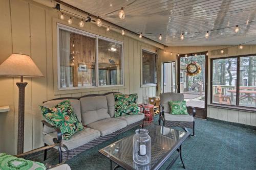 Blakeslee Hideaway with Lake Access 3 Mi to Ski! in Blakeslee, USA