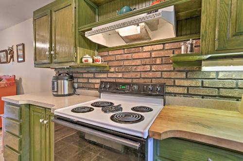Rustic Hideaway with Lake Access 3 Mi to Ski! - image 4