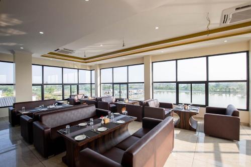 Restaurant, Lumbini Palace Resort in Lumbini