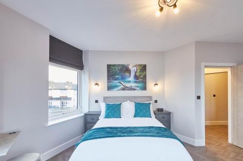 Bellevue Apartments - main image