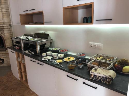 Food and beverages, Vardeni Guesthouse in Hrazdan