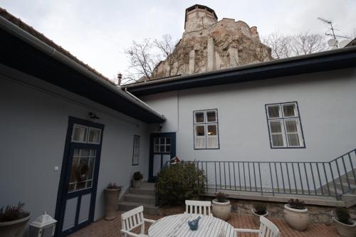 Ister Guesthouse - image 8