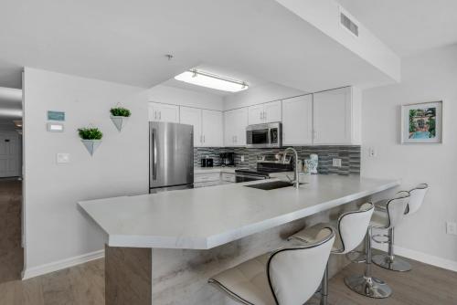 Pelican Beach Resort #501 by RealJoy Vacations - image 8