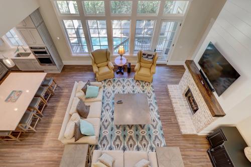 1 Cedar Waxwing 5 BR Home Private Pool - main image