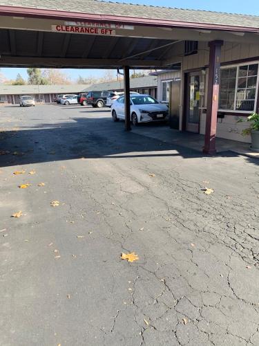 A szálláshely kívülről, Villa Court Inn Oroville in Oroville (Kalifornia)