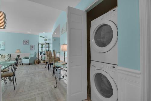 Aqua 1711 - 2B/2 Bath Gulf Front! - Renovated 2018! - image 3