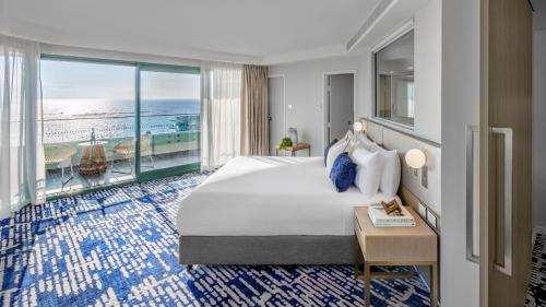 Crowne Plaza Coogee Beach