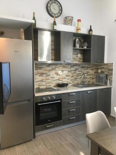 Modern & comfortable house in the city center, Ermoupoli