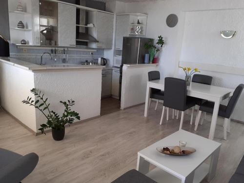 設施, Apartments by the sea Brist, Makarska - 11039 in 巴斯
