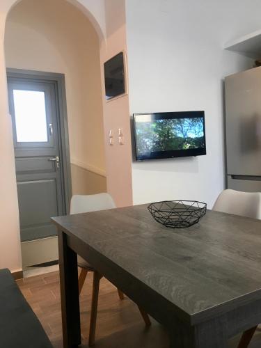 Modern & comfortable house in the city center, Ermoúpoli (photo 3)