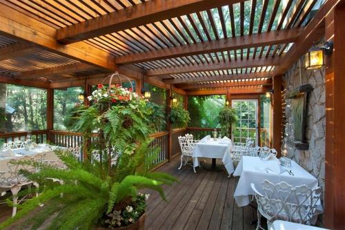 Εστιατόριο, Narrow Gauge Inn in Φισ Καμπ(Καλιφόρνια)