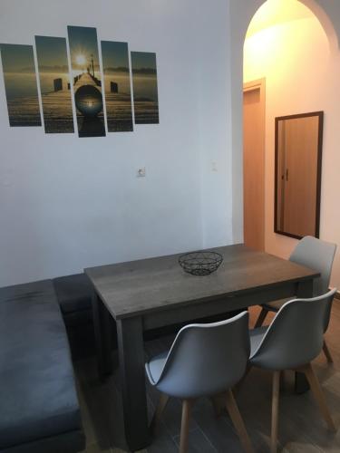 Modern & comfortable house in the city center, Ermoúpoli (photo 2)