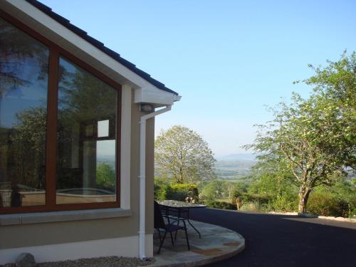 Ieeja, Benbulben Farmhouse B&B in Drumcliff
