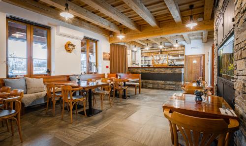 Restaurant, Rodinny penzion Sobacov in Olomouc City Center