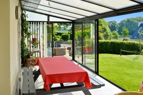 House with 2 bedrooms in Plomelin with enclosed garden and WiFi 14 km from the beach - image 3