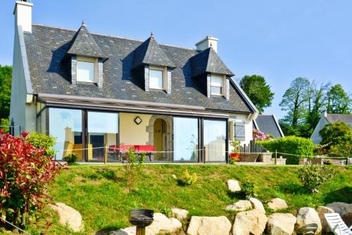 House with 2 bedrooms in Plomelin with enclosed garden and WiFi 14 km from the beach - image 11