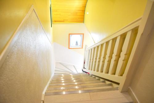 House with 2 bedrooms in Plomelin with enclosed garden and WiFi 14 km from the beach - image 9