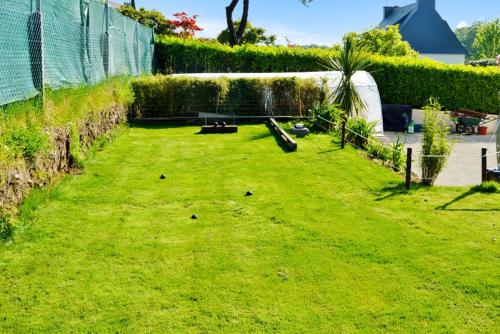 House with 2 bedrooms in Plomelin with enclosed garden and WiFi 14 km from the beach - image 2