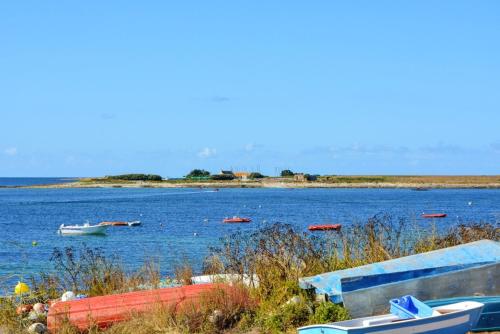 House with 2 bedrooms in Plomelin with enclosed garden and WiFi 14 km from the beach - image 7