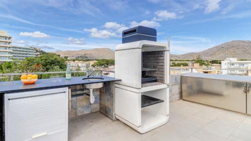 Apartment with 2 bedrooms in Puerto de Pollenca with wonderful sea view terrace and WiFi 100 m from the beach - image 4