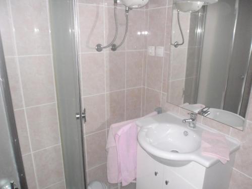 Apartment with one bedroom in Banjol with wonderful sea view enclosed garden and WiFi 300 m from the beach - image 6