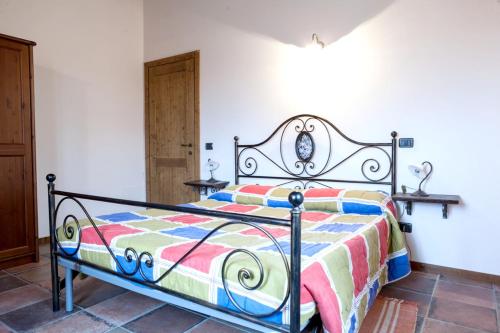 3 bedrooms apartement with shared pool and wifi at Castelbellino