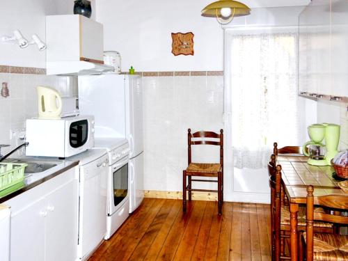 Konyha, Maison charmante a Stotzheim avec jardin et terrasse in Stotzheim