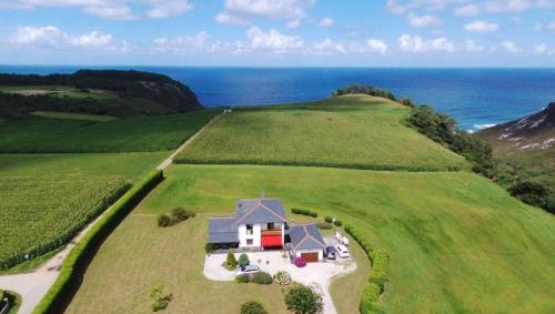  4 bedrooms house at Sabugo 600 m away from the beach with sea view and furnished terrace in Sabugo