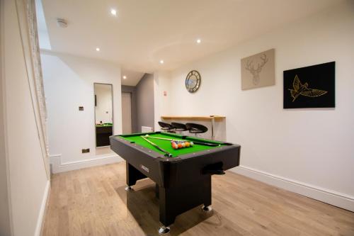 Stunning Bolton Abode - Pool Table - Apartment - Bolton