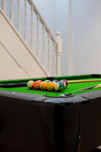 Stunning Bolton Abode - Pool Table