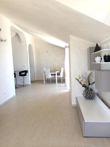 Apartment with 3 bedrooms in Pozzallo with wonderful sea view shared pool enclosed garden 500 m from the beach - image 9