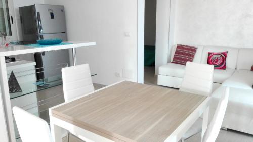 Apartment with 3 bedrooms in Pozzallo with wonderful sea view shared pool enclosed garden 500 m from the beach - image 11