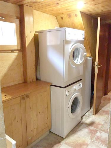 Chalet with 4 bedrooms in Saint Chaffrey with wonderful mountain view enclosed garden and WiFi 400 m from the slopes - image 14