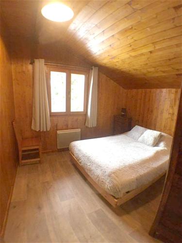 Chalet with 4 bedrooms in Saint Chaffrey with wonderful mountain view enclosed garden and WiFi 400 m from the slopes - image 10